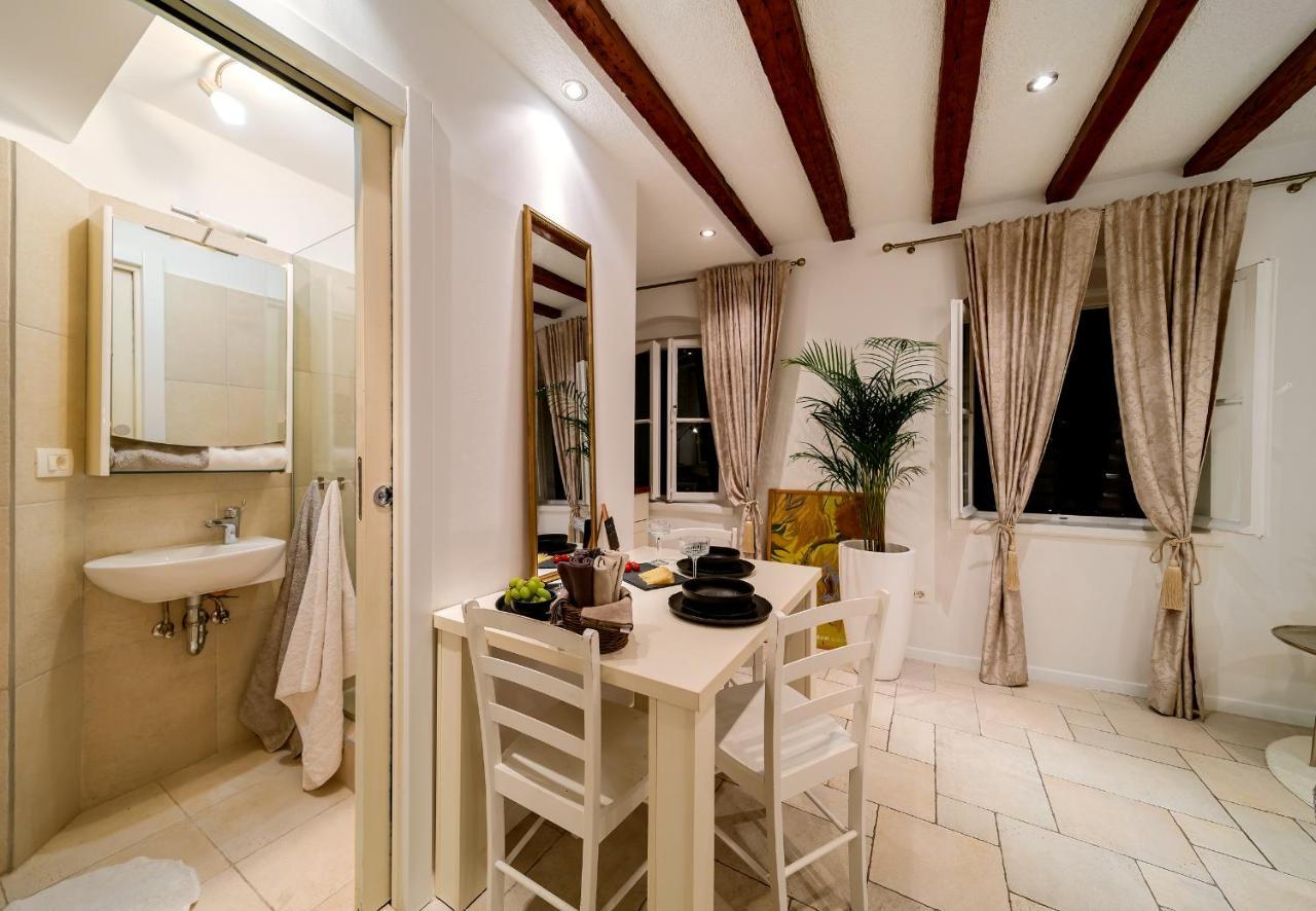 Charming Old Town Apartment Pjaca Spalato Esterno foto