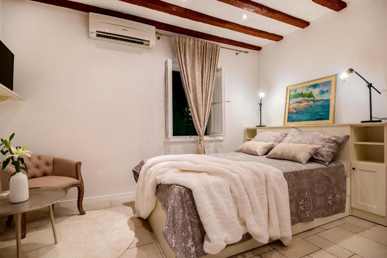 Charming Old Town Apartment Pjaca Spalato Esterno foto